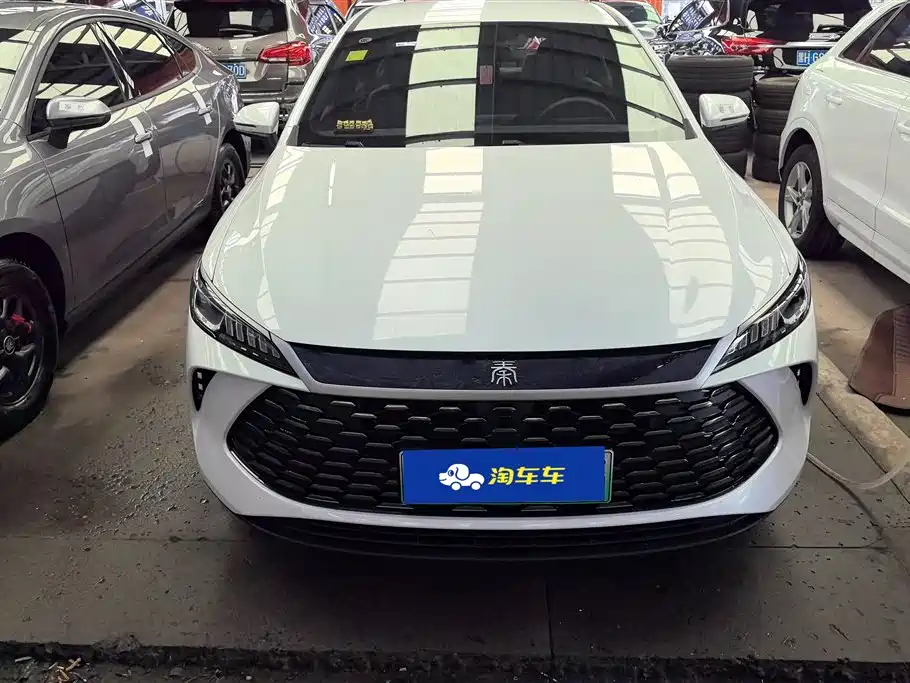 BYD Qin PLUS 2025 DM-i Smart Drive 55KM Leader фото 2