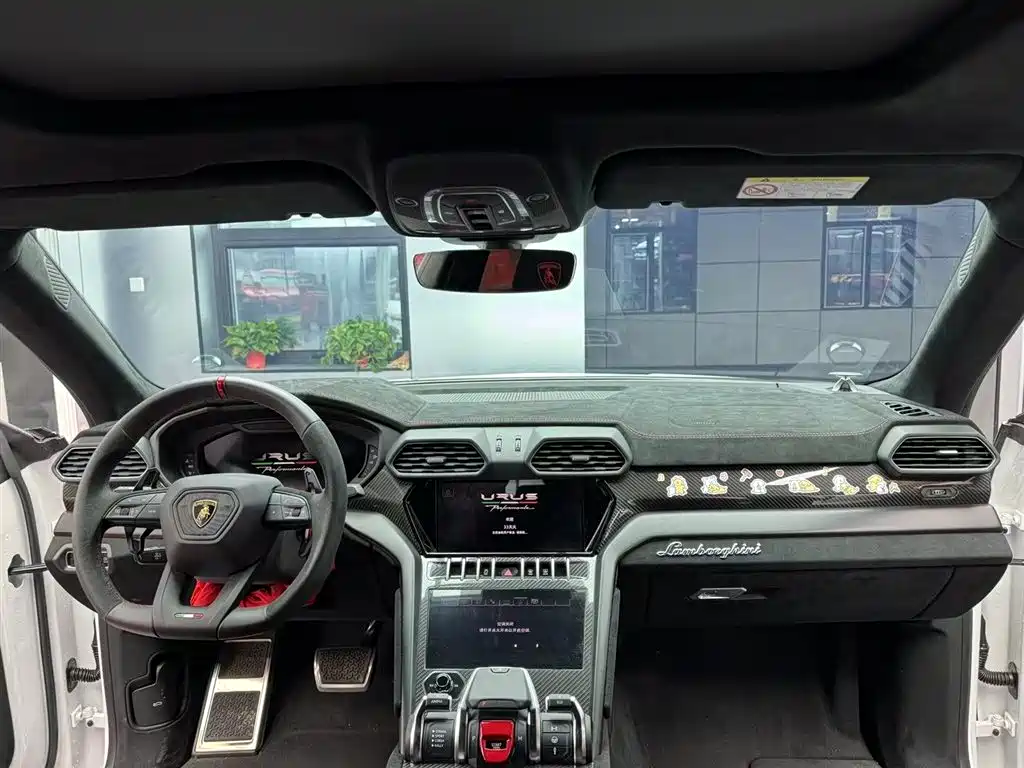 Lamborghini Urus 2022 4.0T V8 Performante фото 8