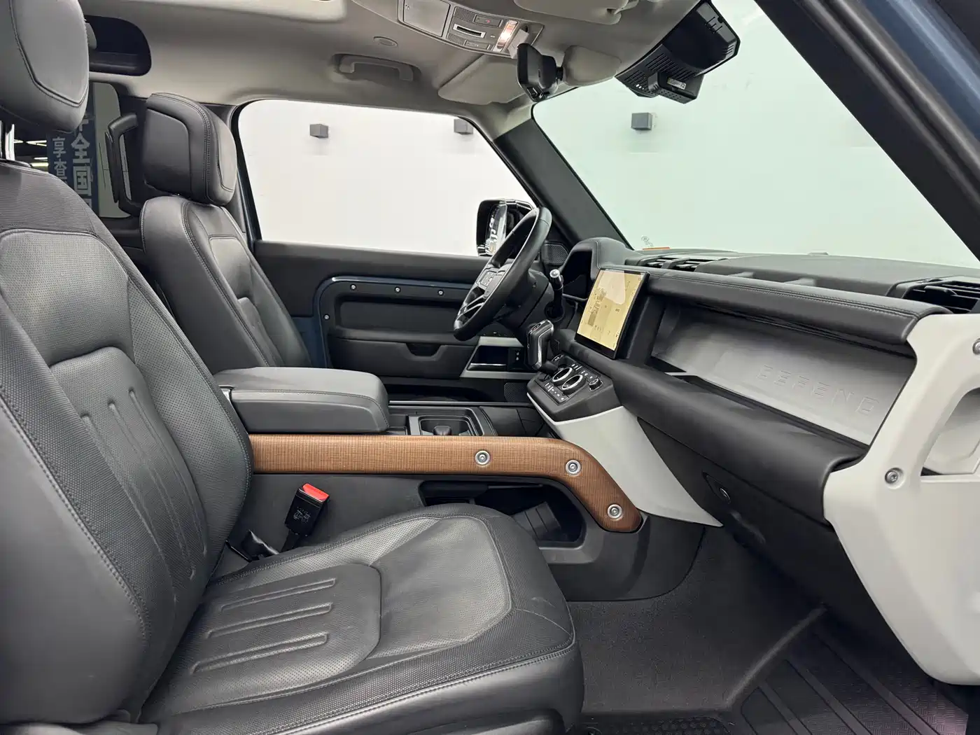 Land Rover Defender 2022 90 2.0T P300 X-DYNAMIC HSE фото 10
