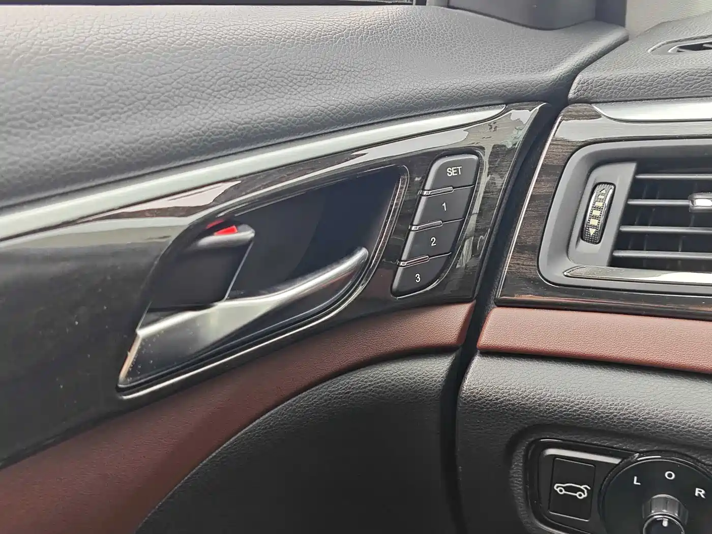 GAC Trumpchi Trumpchi GS8 2017 320T 2WD Luxury Smart Connect (7-seater) фото 6