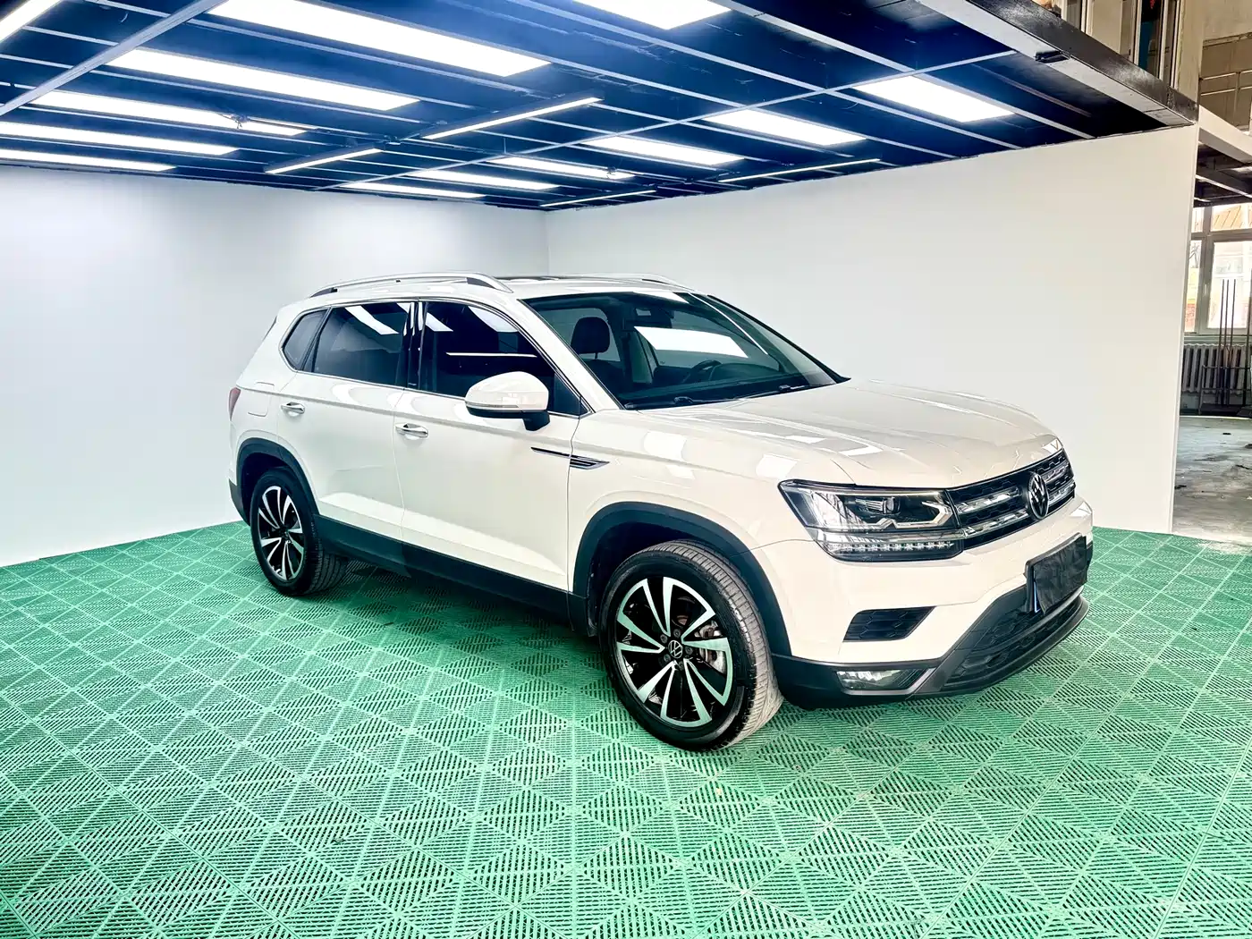 Volkswagen Tharu 2022 280TSI FWD Luxury Edition фото 3