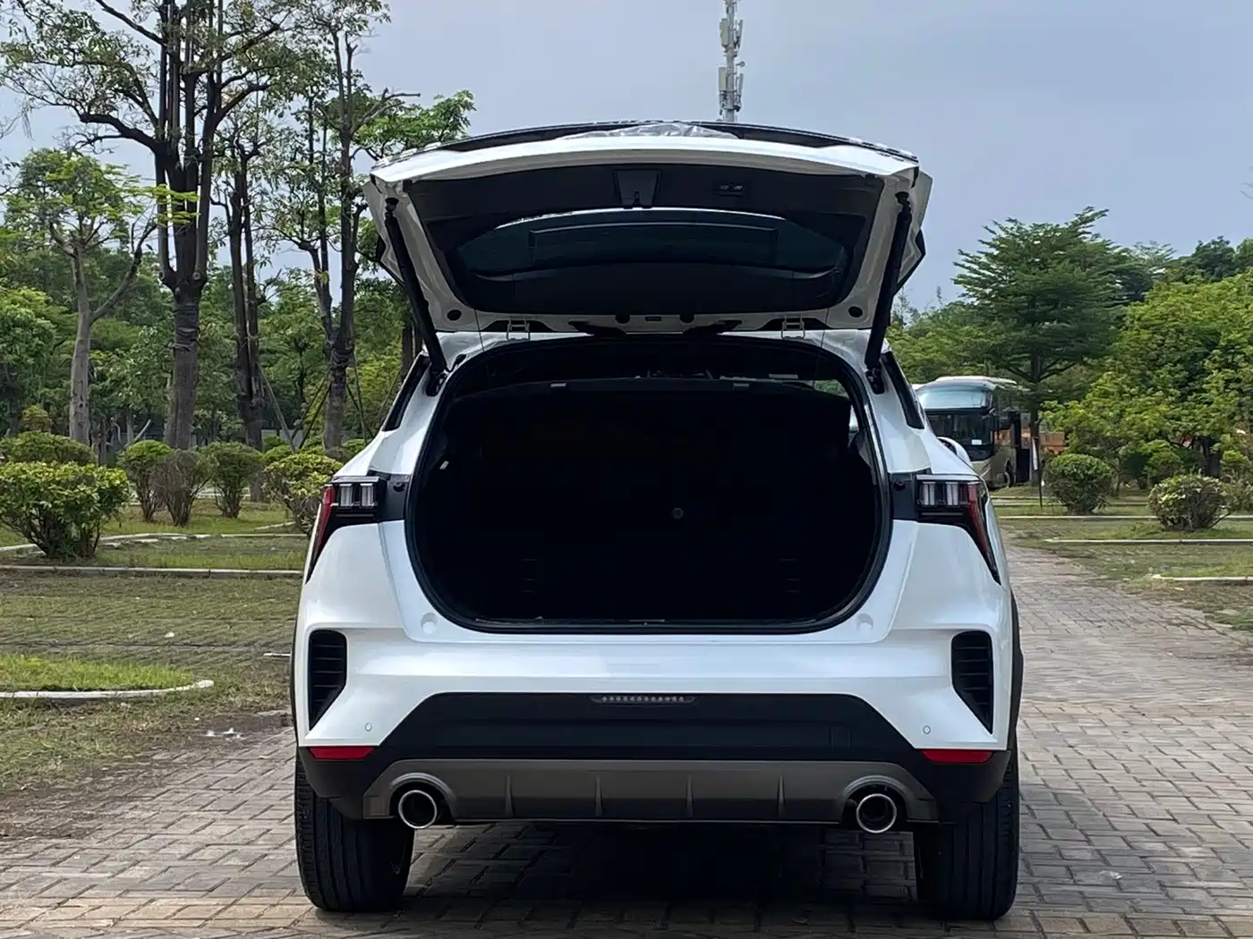 Lynk & Co 06 2023 Remix 1.5T Power Halo фото 20