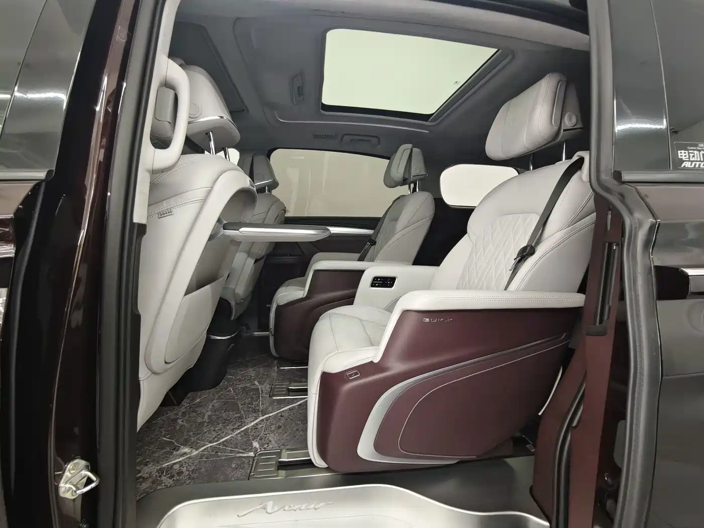 Фото 14 - Buick GL8
