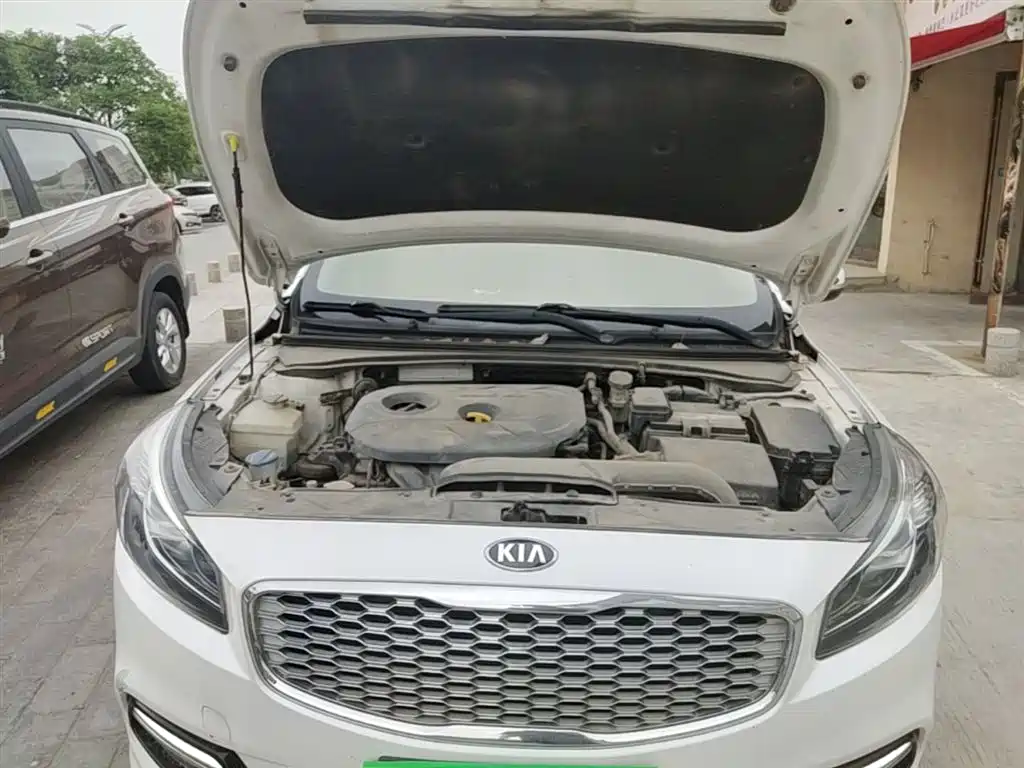 KIA K4