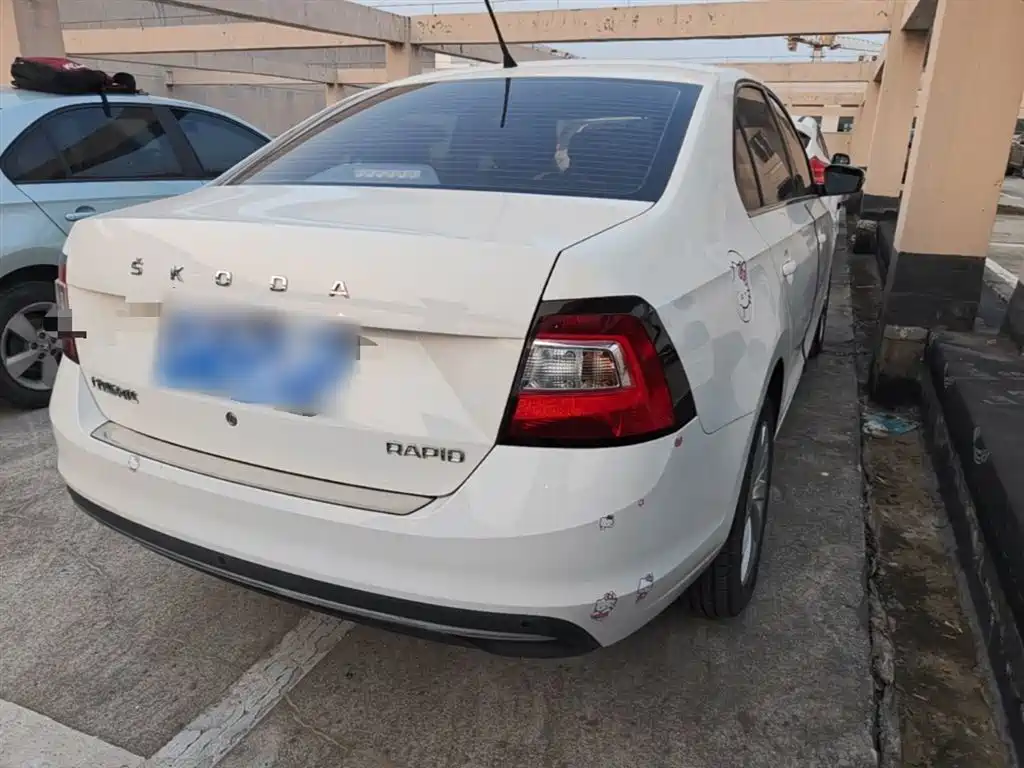 Škoda Rapid 2019 1.5L Automatic Comfort Version China VI фото 7