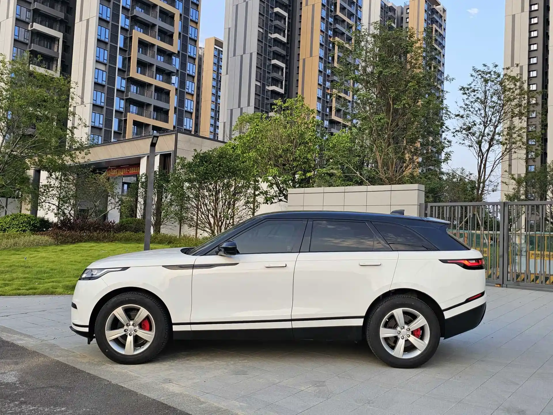 Фото 5 - Land Rover Range Rover Velar