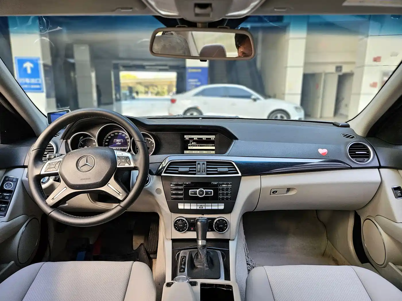 Mercedes-Benz C-Class 2013 Model C 180 CGI Classic фото 6