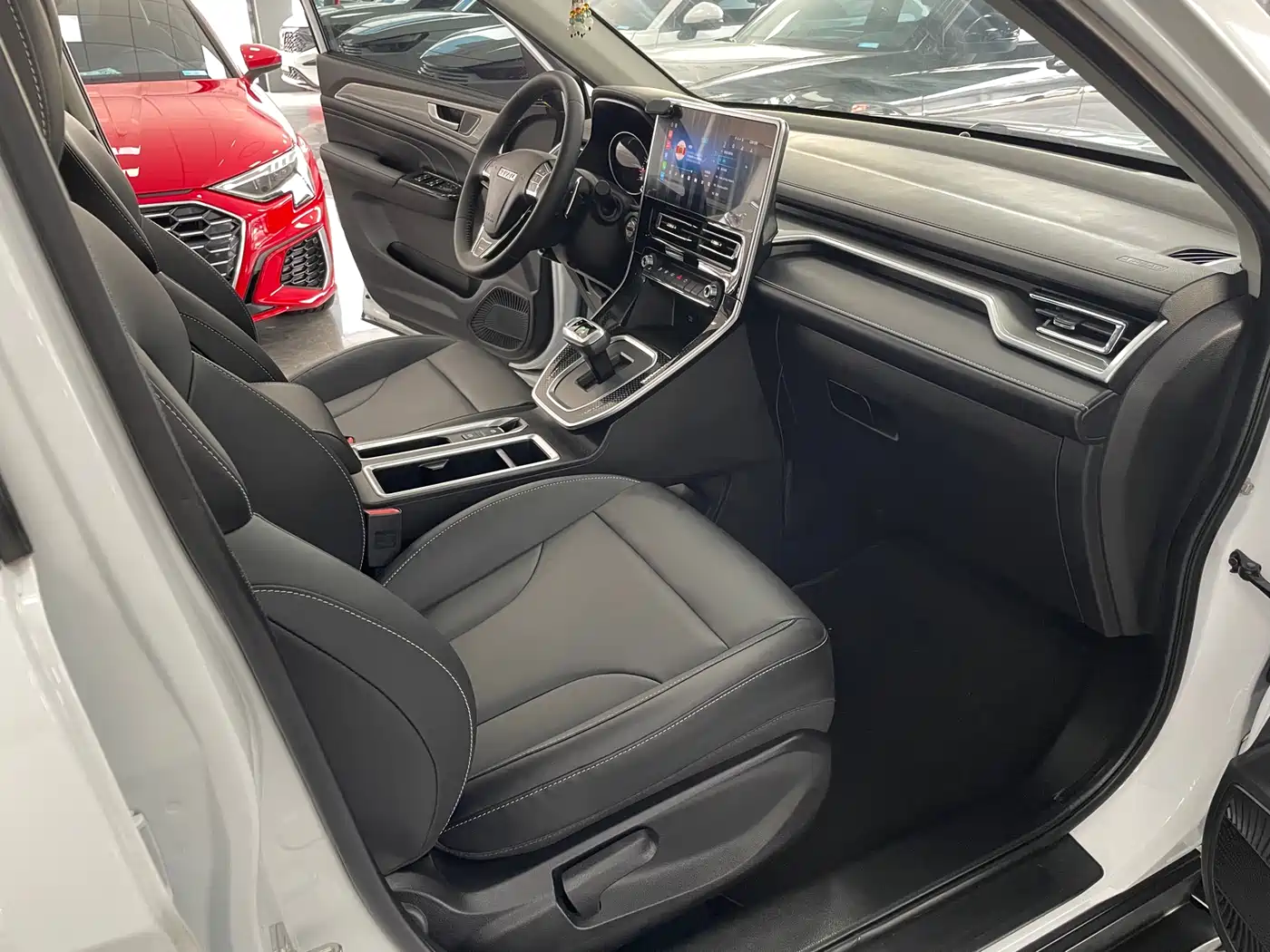 Haval M6 2023 PLUS 1.5T DCT Luxury Smart Connect фото 7