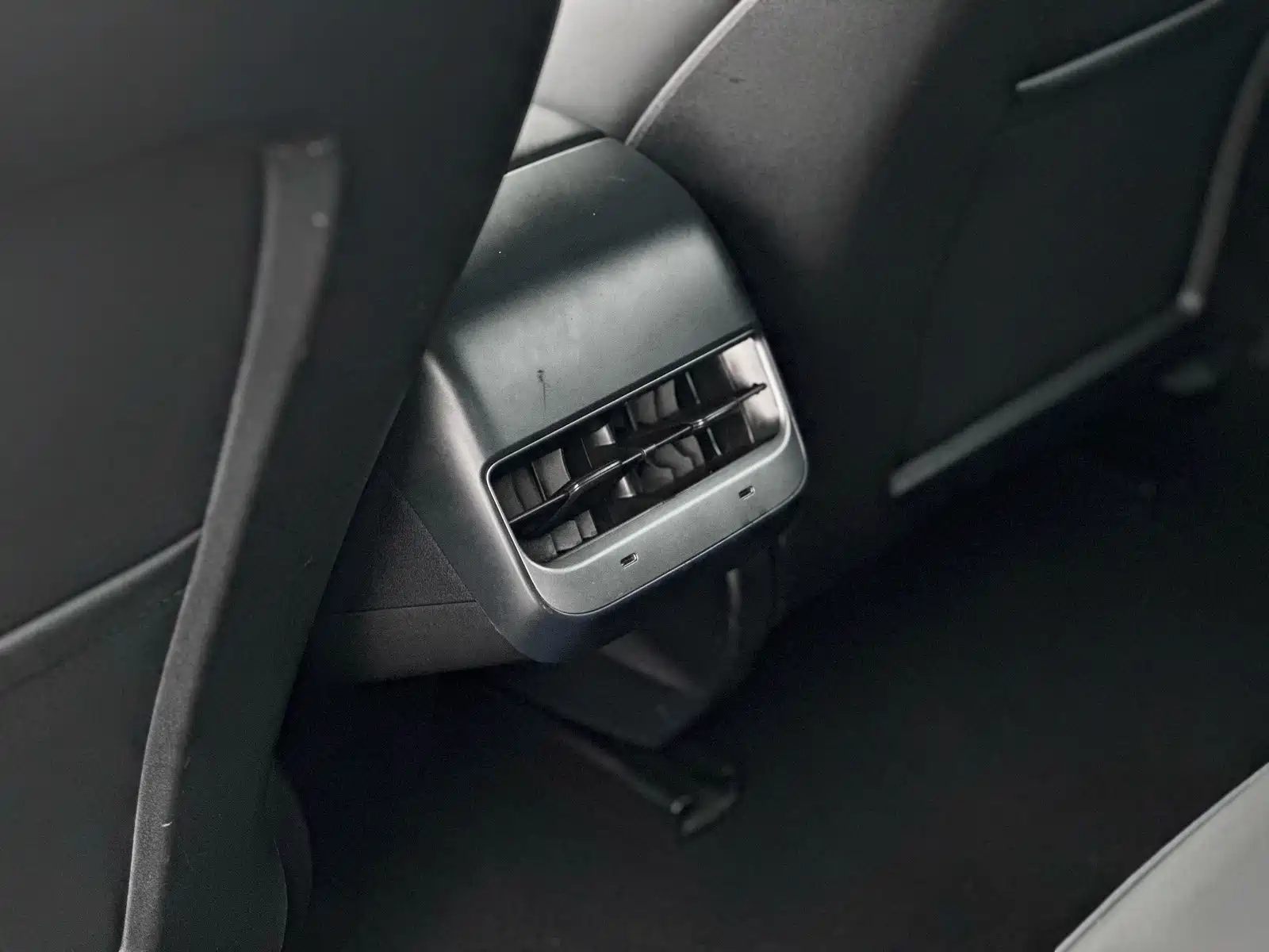 Фото 9 - Tesla Model 3