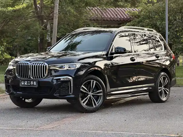 BMW X7 2021 xDrive40i Premium M Sport Package — фото 1