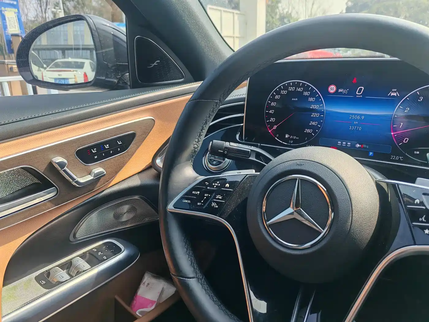 Mercedes-Benz E-Class 2024 Model E 300 L Luxury фото 28