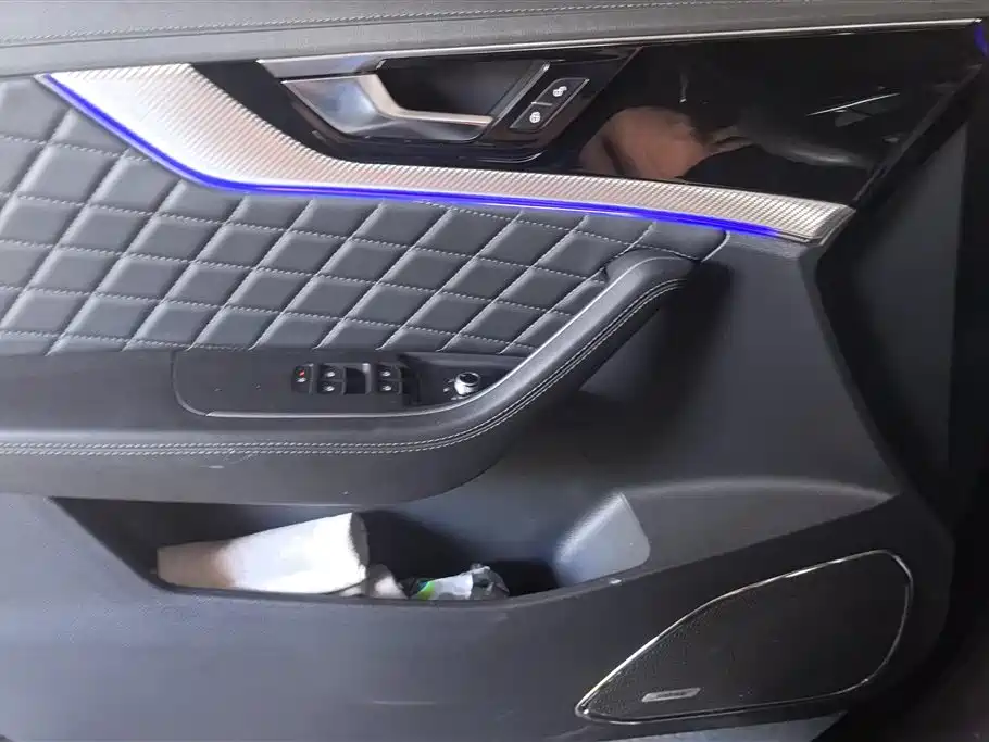 Hongqi HS5 2019 2.0T Smart Connect Enjoy 4WD Edition фото 7