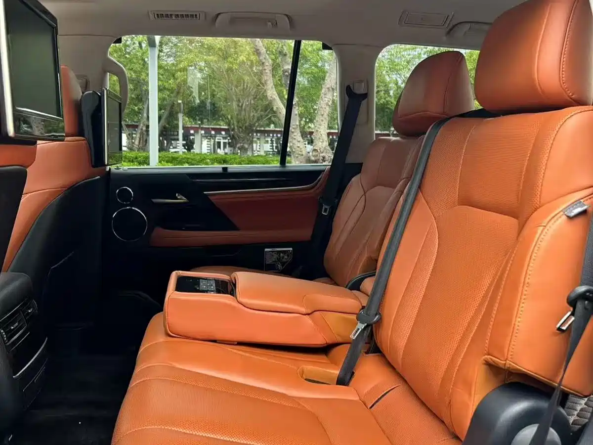 Lexus LX 2017 570 Dynamic Luxury фото 9