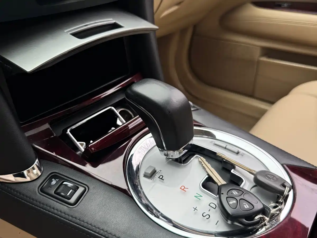Toyota Reiz 2008 2.5S Special Commemorative Edition фото 25