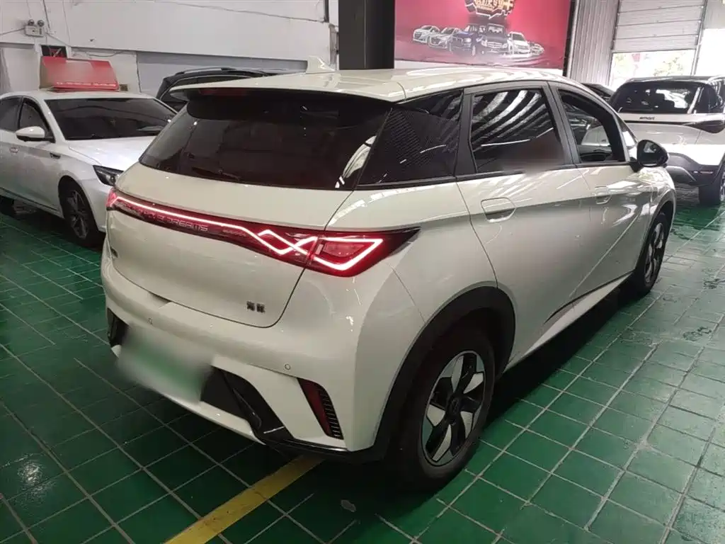 BYD Dolphin 2024 Glory Edition 420km Fashion Edition фото 7