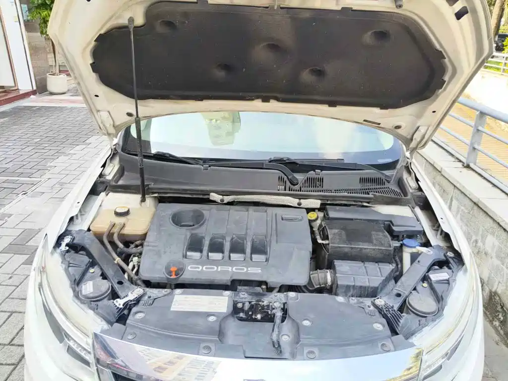 Qoros 3 2015 2014 Sedan 1.6L Automatic Joy