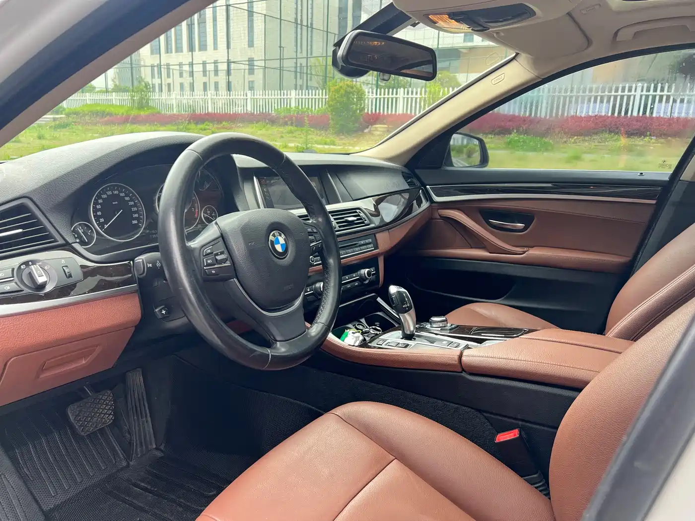 BMW 5 Series 2017 525Li Leading Edition фото 10