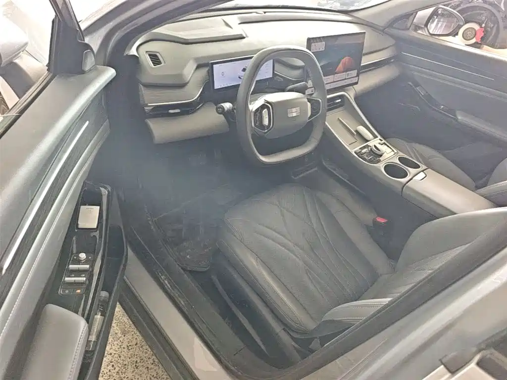 Geely Galaxy Galaxy L6 2025 EM-i 140km Starship Edition фото 16