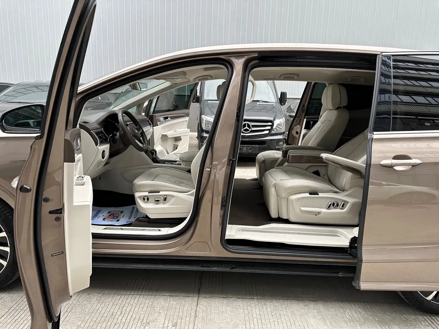 Volkswagen Viloran 2020 380TSI Premium фото 12