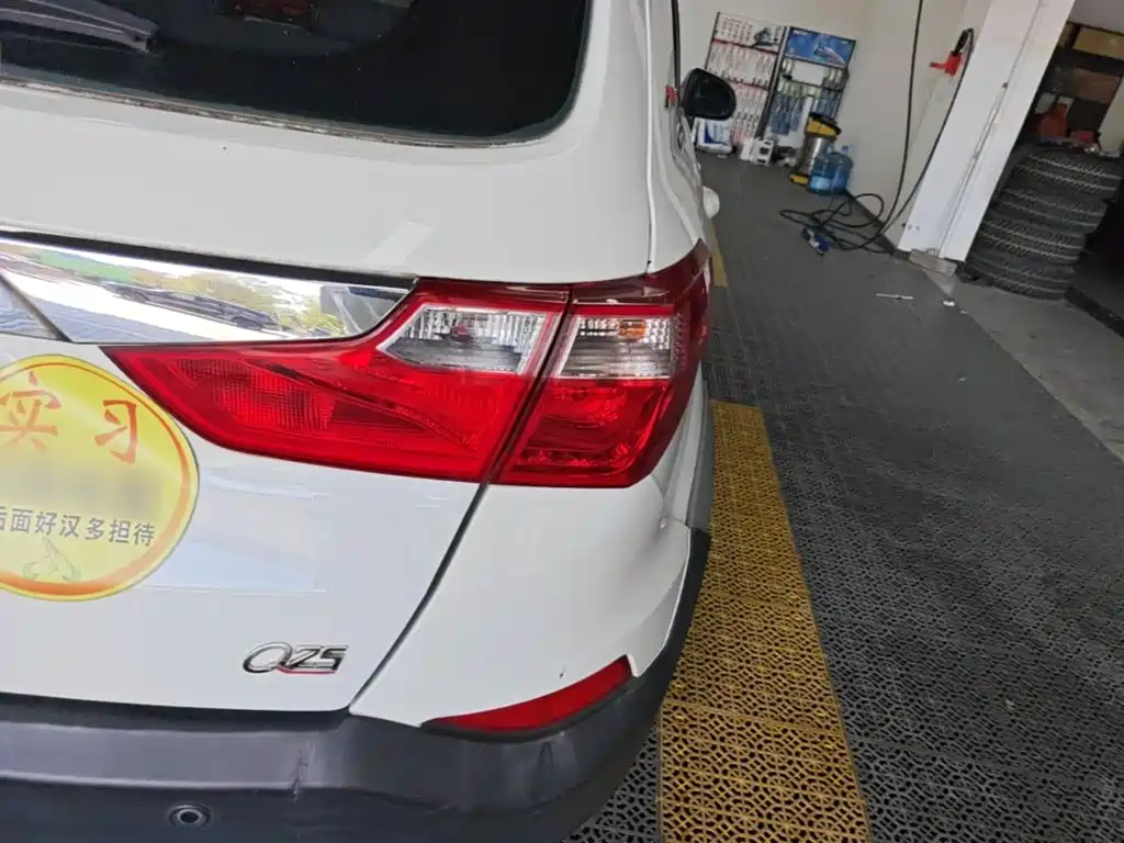BAIC Changhe Q25 2016 2016 1.5L Automatic Le Hui Edition