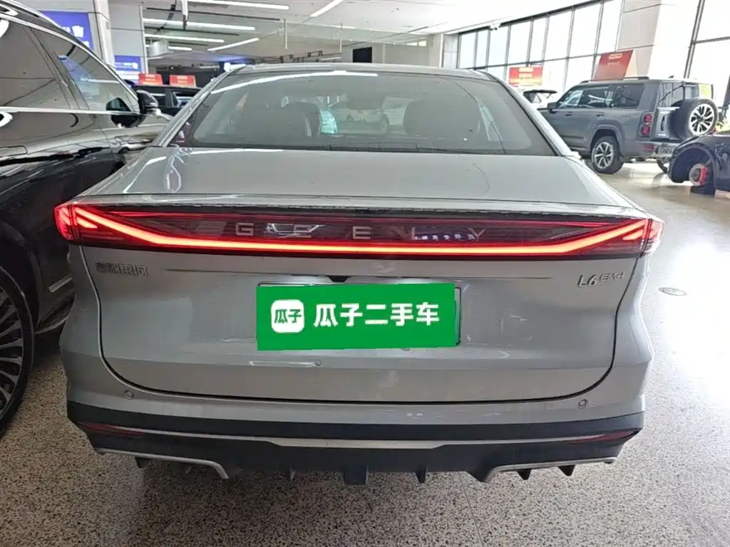Geely Galaxy Galaxy L6 2025 EM-i 140km Starship Edition фото 6