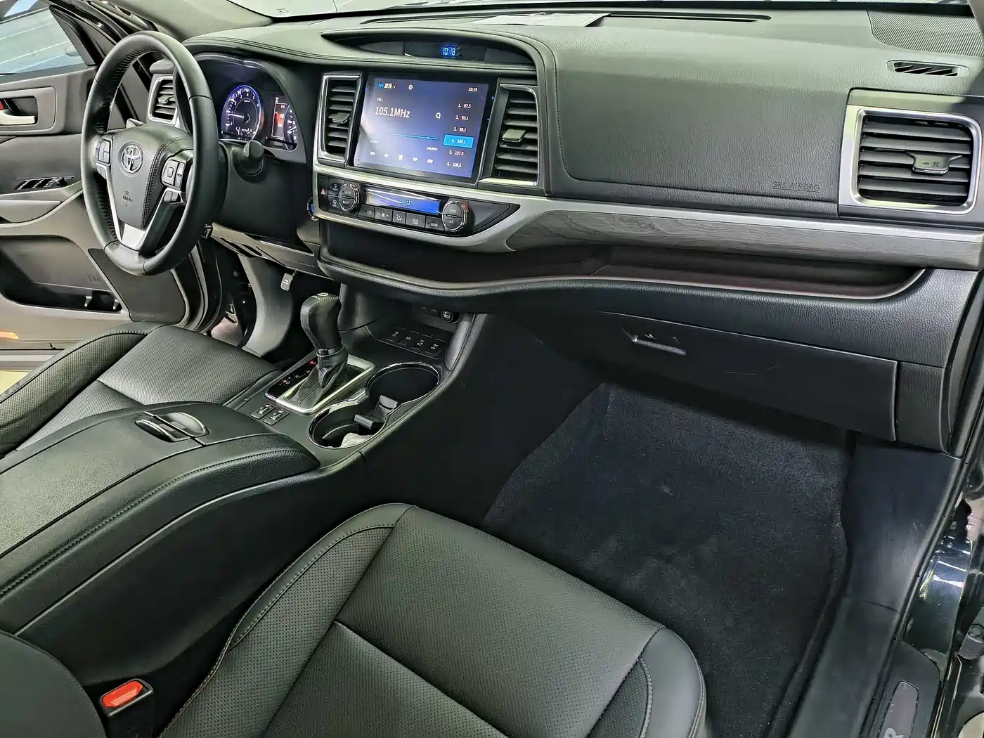 TOYOTA HIGHLANDER