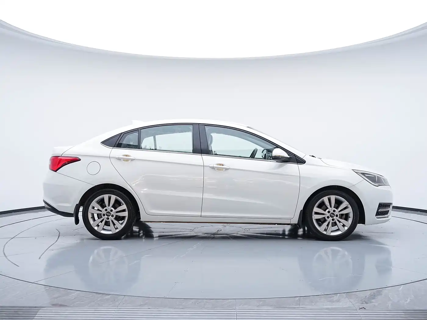 Chery Arrizo 5 2016 2016 1.5L CVT Sharp Leader