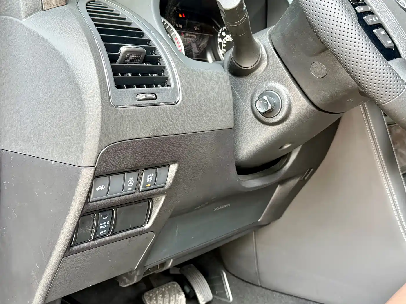 Nissan Patrol 2023 Model ARMADA 5.6L Invincible Fleet Platinum Edition фото 7