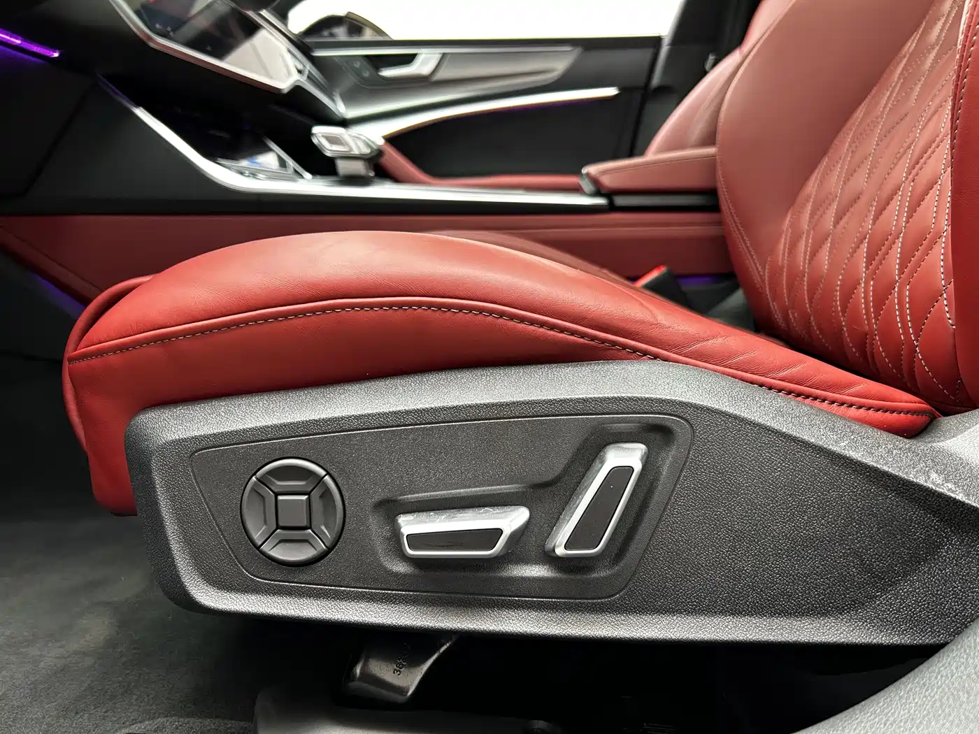 Audi A7L 2024 45 TFSI quattro S-line Black Warrior Edition фото 6