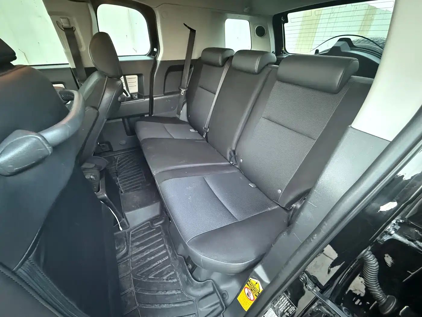 Toyota FJ Cruiser 2013 4.0L фото 6