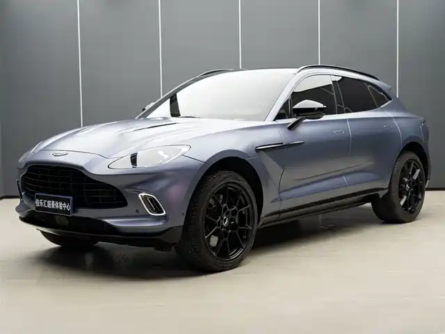 aston-martin dbx