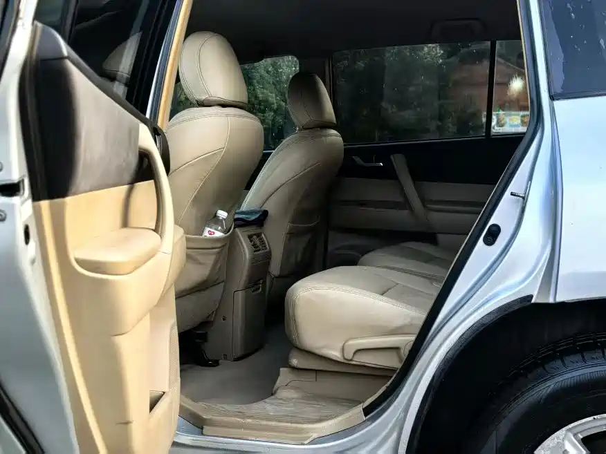 Toyota Highlander 2009 2.7L 2WD 5-seater Sport Edition фото 5