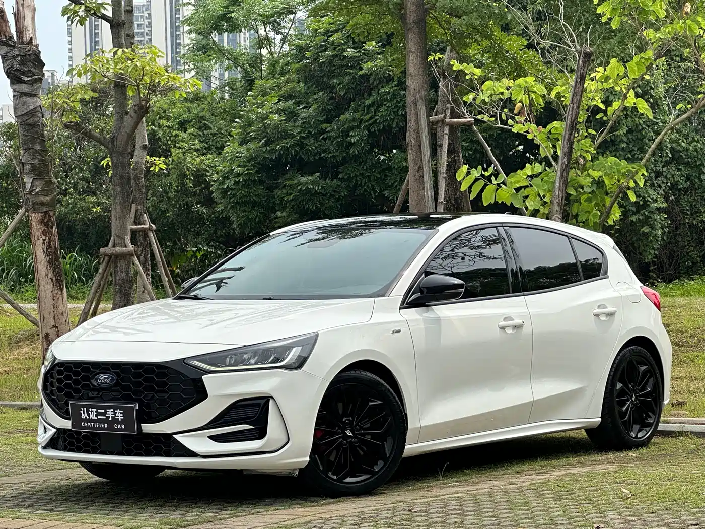 FORD FOX