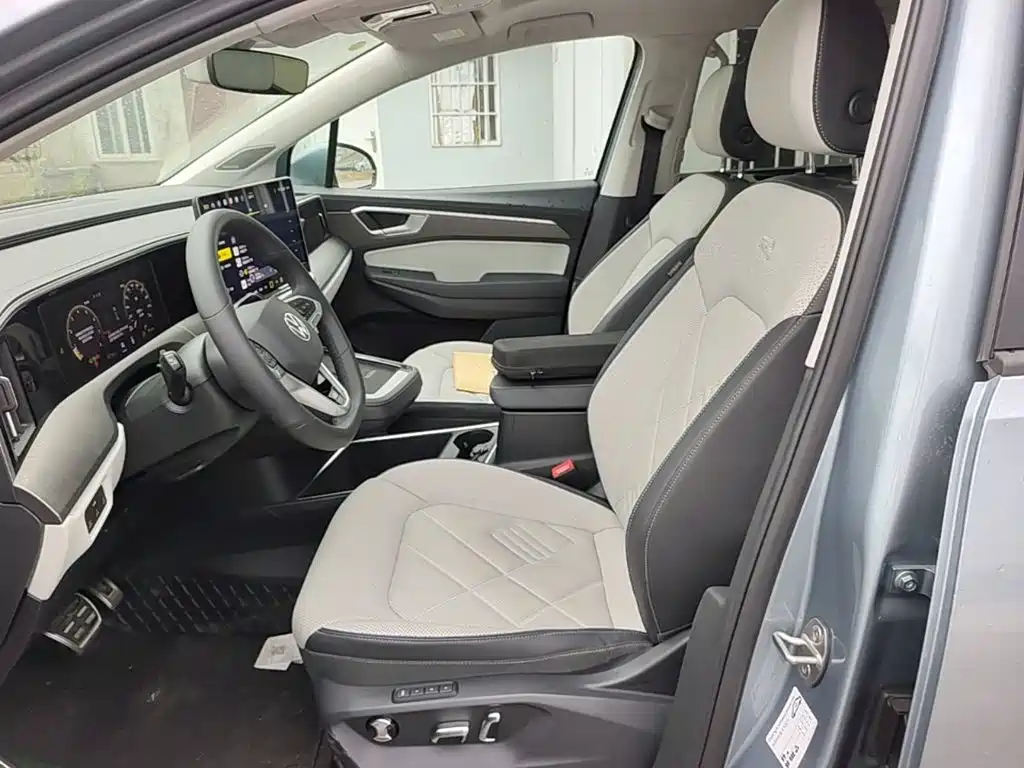 صورة 11 - Volkswagen Talagon