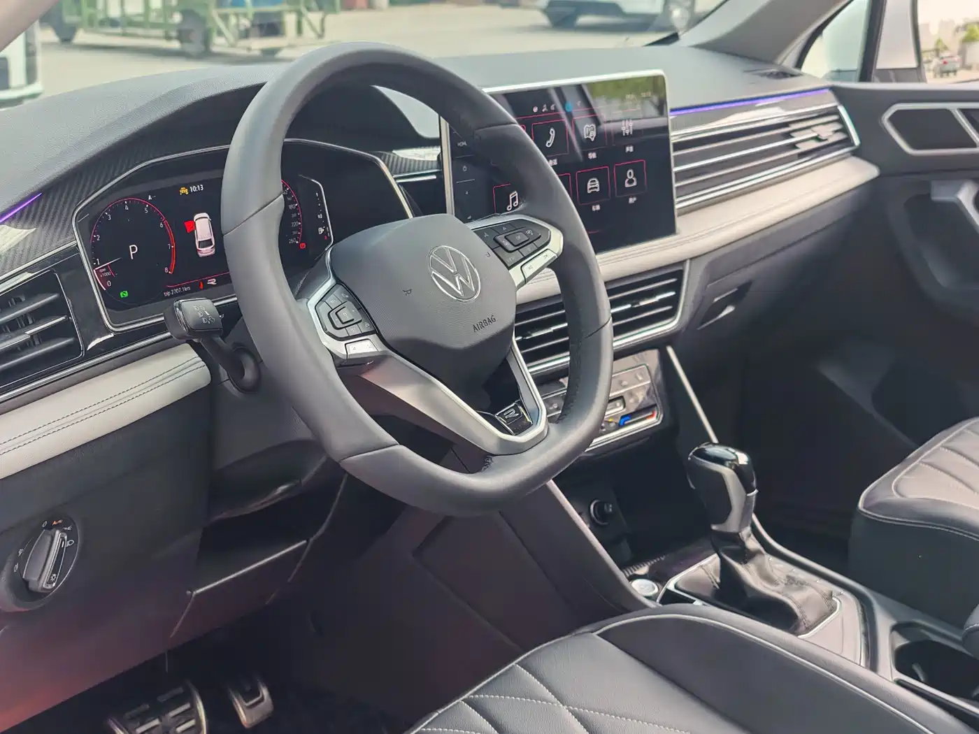 Volkswagen Tiguan L 2024 330TSI Automatic 2WD R-Line Premium Enjoyment Edition фото 7