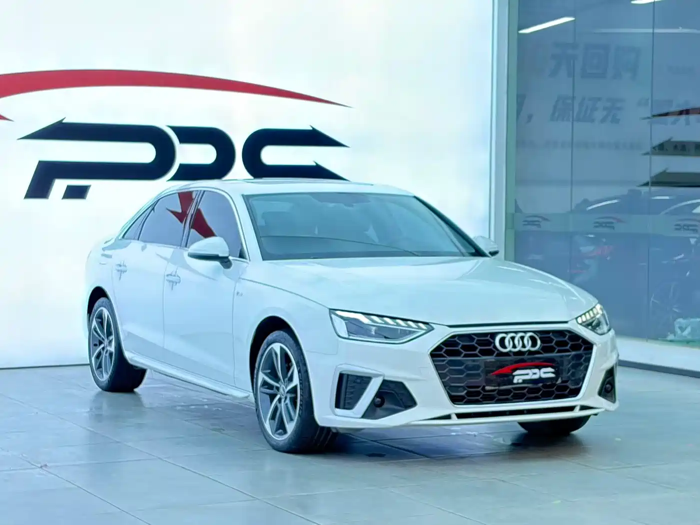 Audi A4L 2022 40 TFSI Fashion Dynamic фото 3