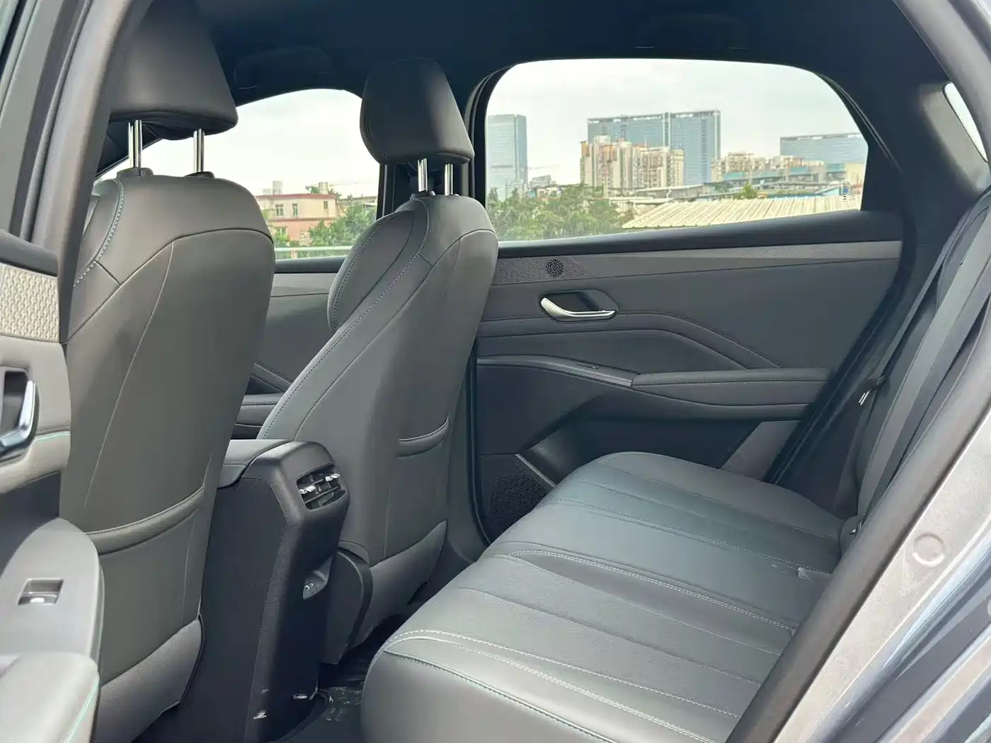 BYD Qin PLUS 2026 DM-i 128KM Progressive фото 8