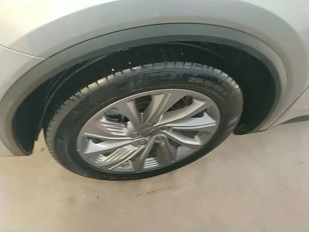 Фото 23 - Geely Jiaji
