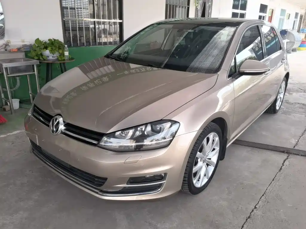 Фото 2 - Volkswagen Golf