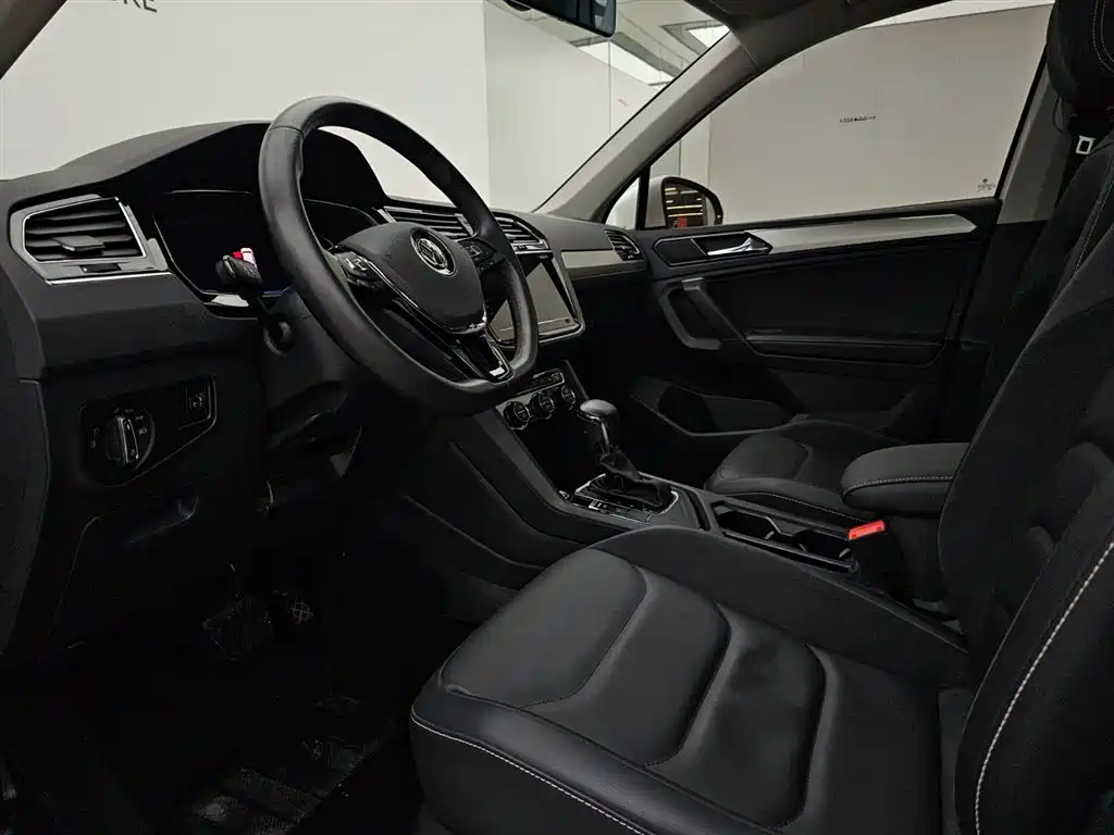 Volkswagen Tiguan L 2020 330TSI Auto 2WD Smart Luxury China VI фото 6