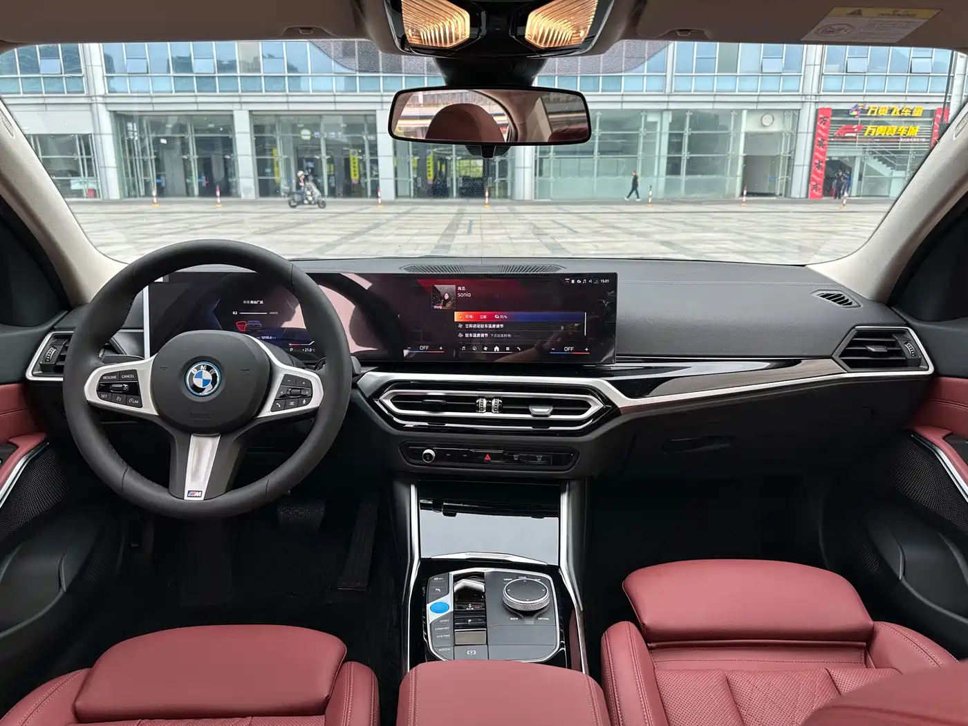 BMW i3 2024 eDrive 35 L фото 15