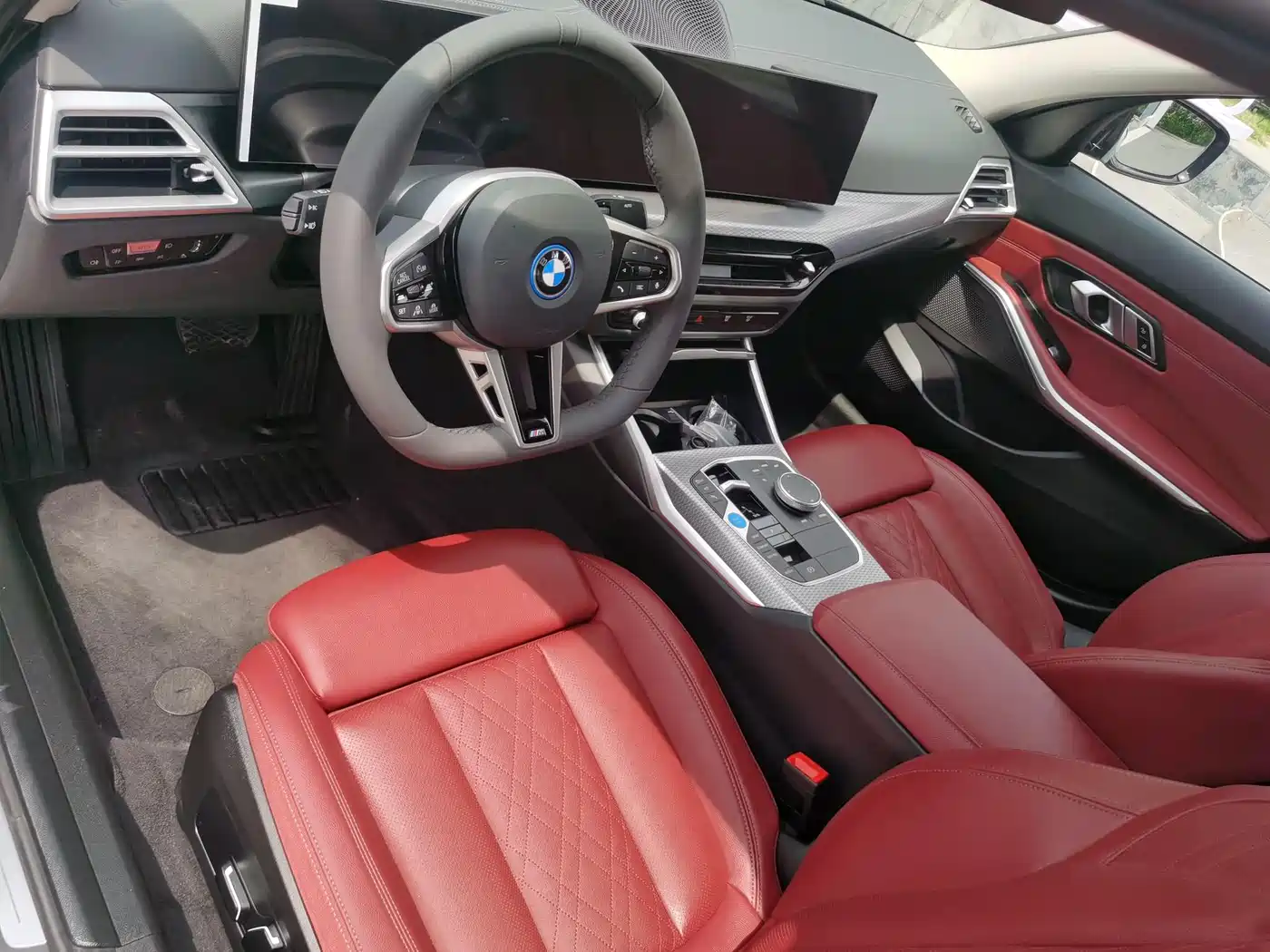 BMW i3 2025 eDrive 40 L Shadow Night Package фото 11