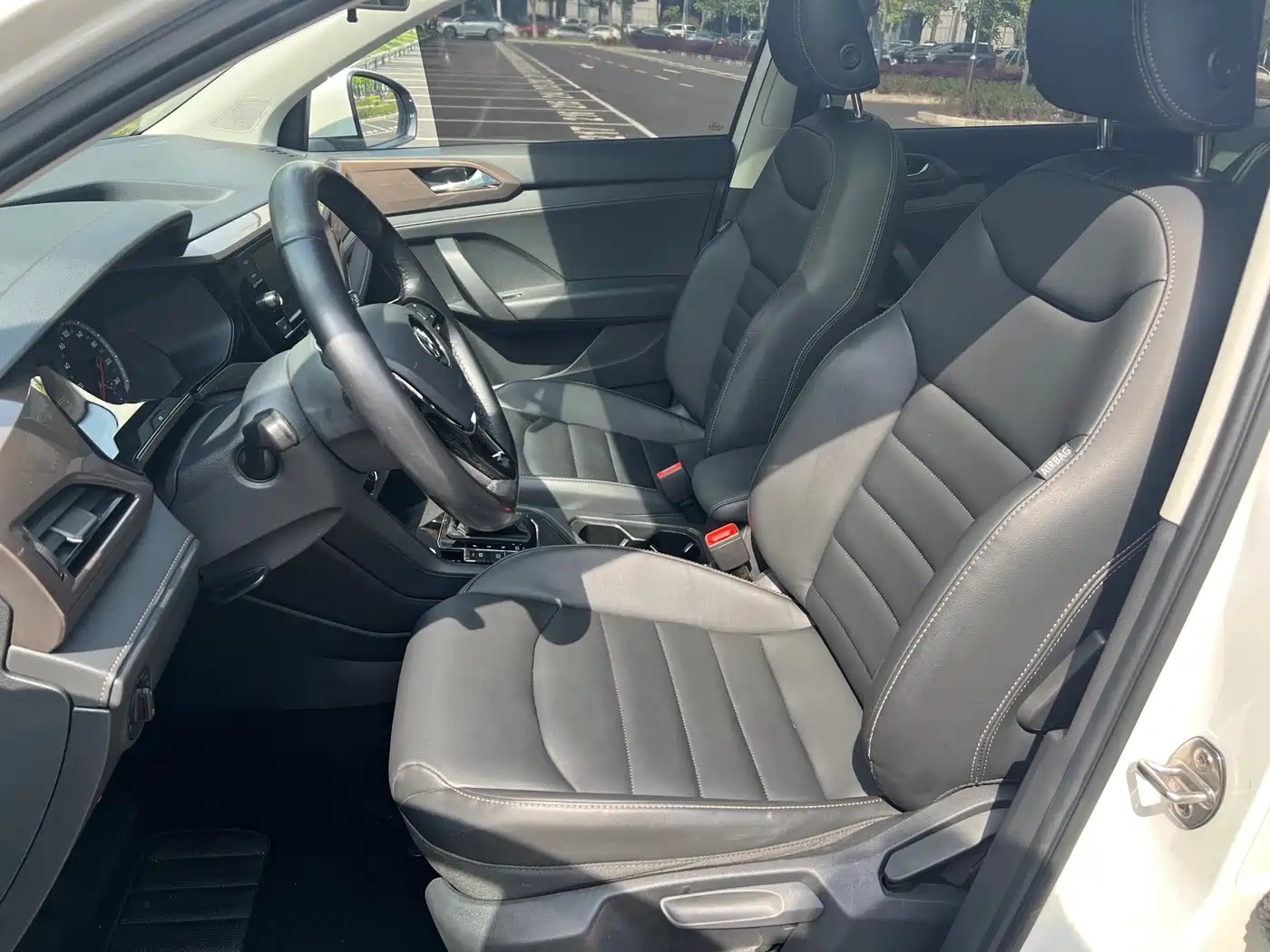 Volkswagen Tharu 2020 280TSI 2WD Comfort Edition China VI фото 5