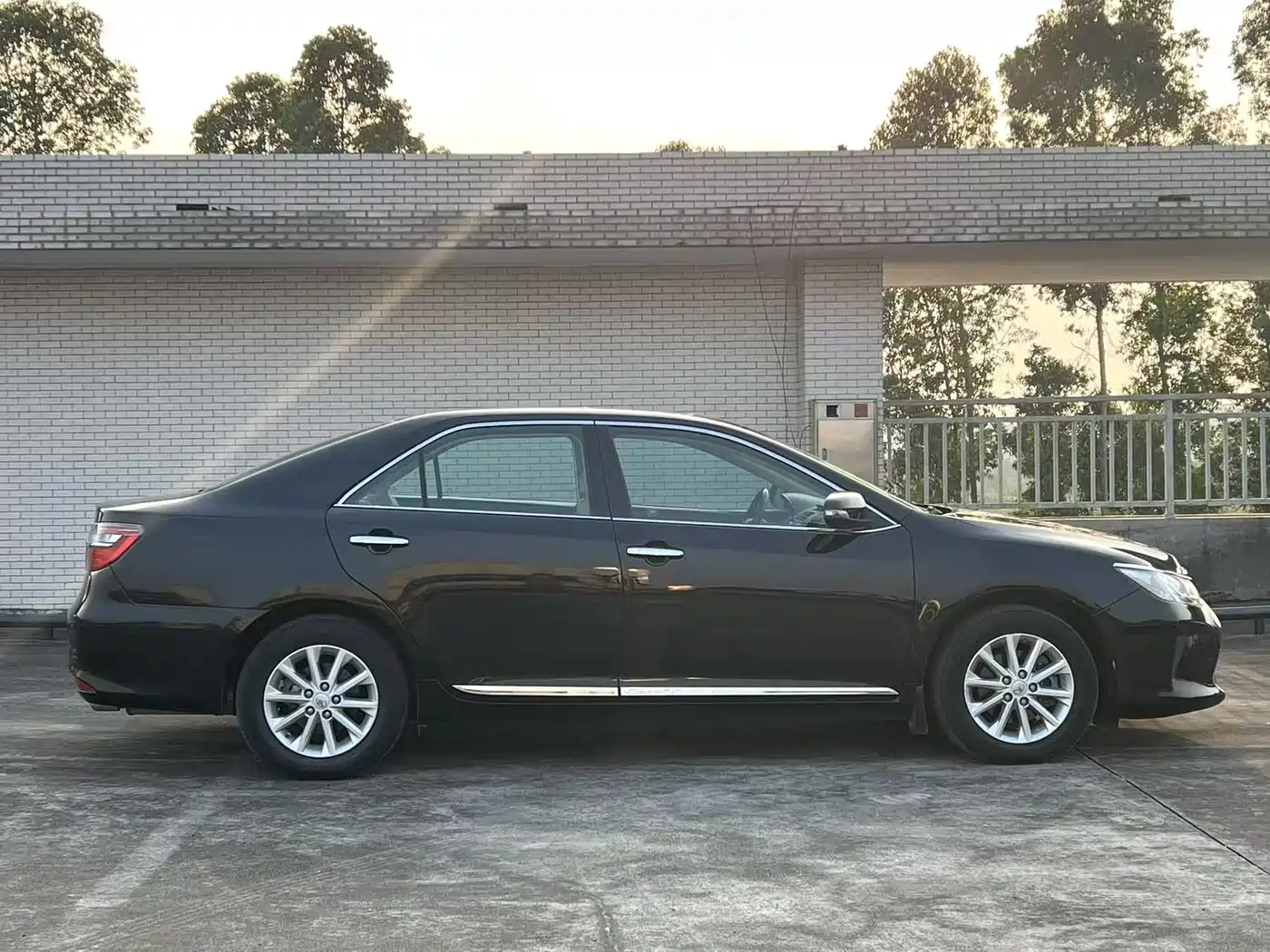 Toyota Camry 2015 2.0G Leading Edition фото 3