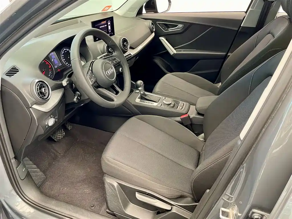 Audi Q2L 2020 35 TFSI Progressive Dynamic Model фото 6