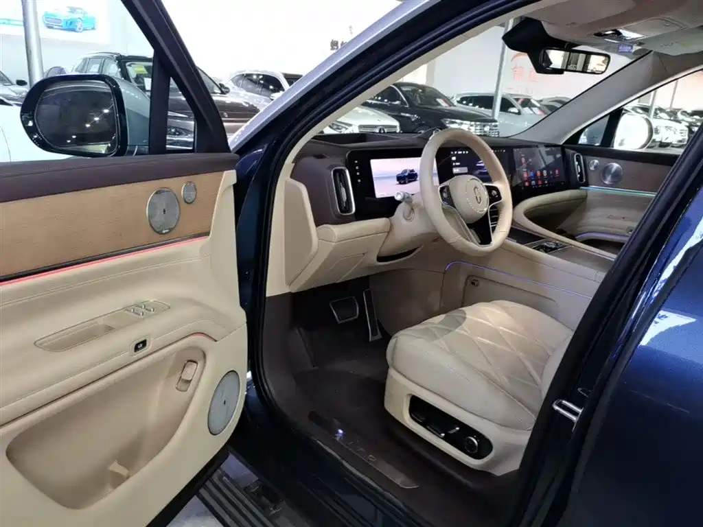 AITO Wenjie AITO M9 2025 Extended Range Ultra 52kWh 6-Seater фото 16