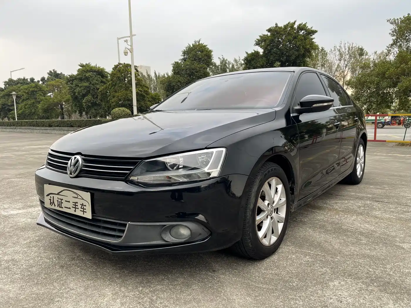 Фото 1 - Volkswagen Sagitar