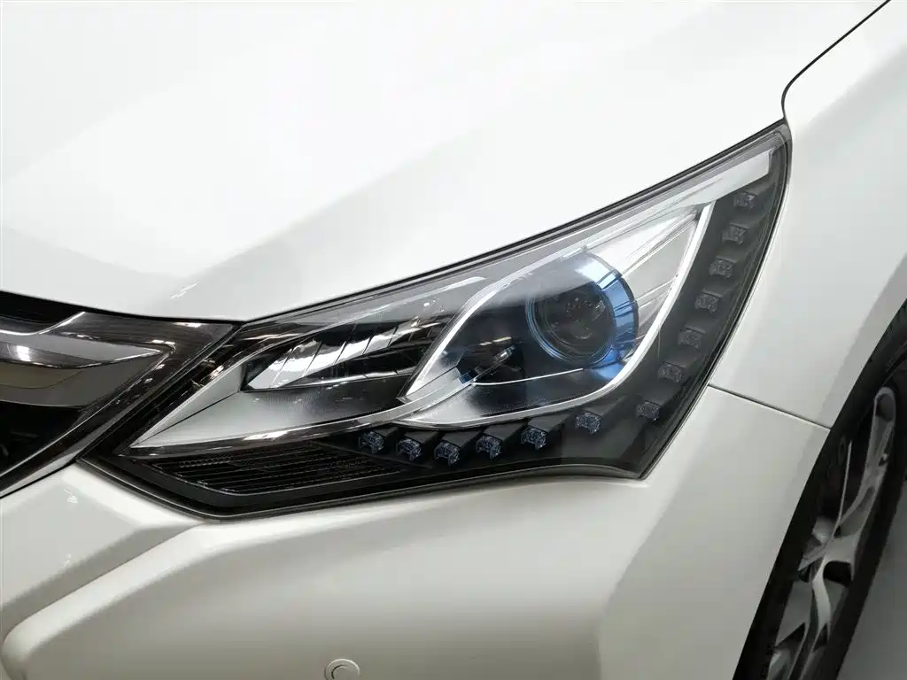 BYD Song 2016 Unrivaled Edition 1.5TI Manual Elite Edition фото 7