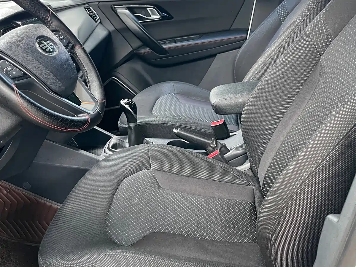 FAW Senya R7 2017 2017 Model 1.6L Manual Comfort