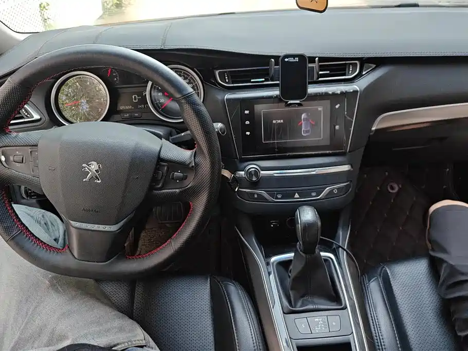 Peugeot 408 2015 Model 1.2T Automatic Luxury Edition фото 12